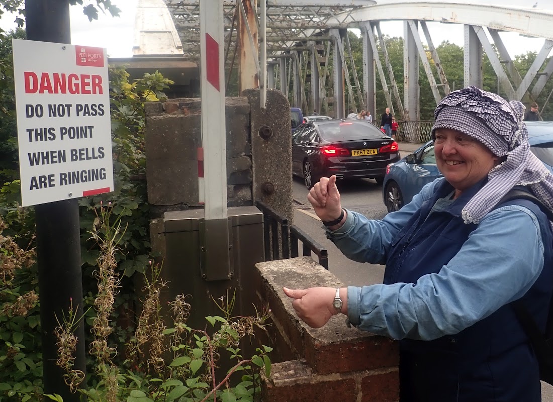 Ringing and Bridge sign