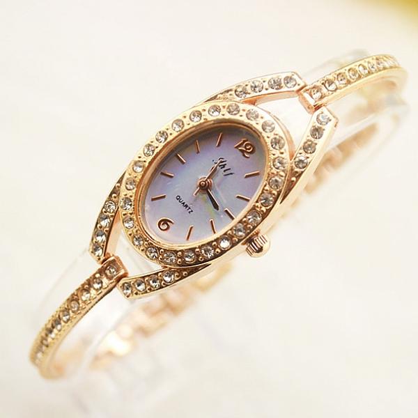 타임스글로벌 해외 타원형 다이아몬드 큐빅 여성 시계 팔찌 DG 여성팔찌형시계 