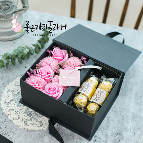 좋은자리플라워 로맨틱선물세트 스윗초콜렛플라워박스, 미녀와야수꽃다발 