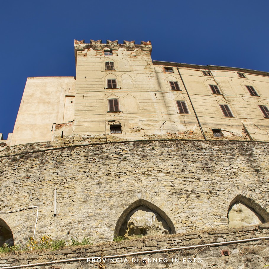 Fotografie del Castello dei Caldera - Monesiglio